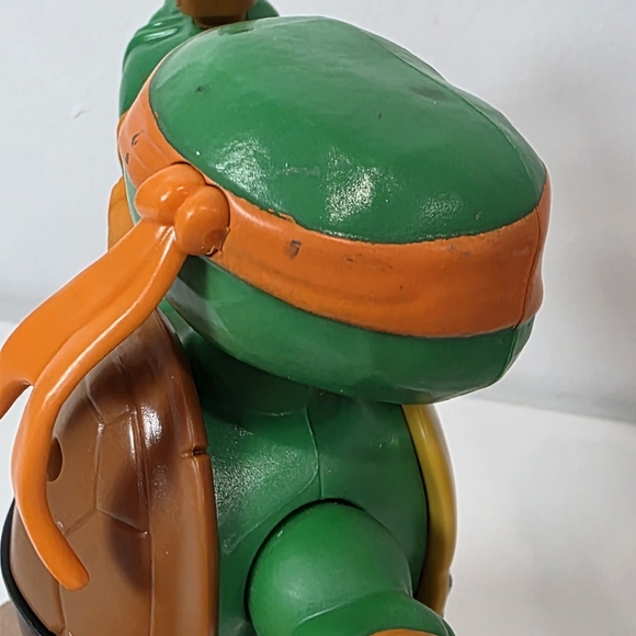 Teenage Mutant Ninja Turtles: 10" Stretch N Shout Michelangelo Figure by Playmat - Picture 9 of 9